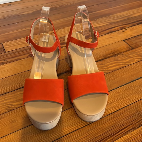 LOFT Clogs - Picture 4 of 10